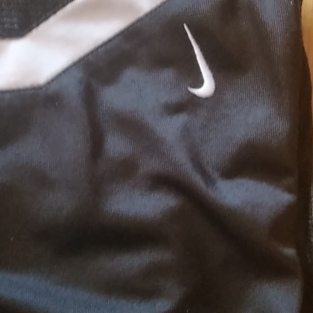 NIKE black reversible basketball shorts - Picture 3 of 5